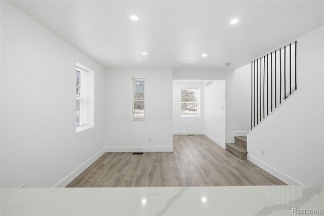 21912 E 10 Mile Road, Saint Clair Shores, MI 48080