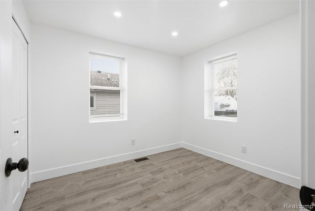 21912 E 10 Mile Road, Saint Clair Shores, MI 48080