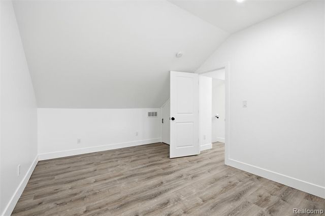 21912 E 10 Mile Road, Saint Clair Shores, MI 48080