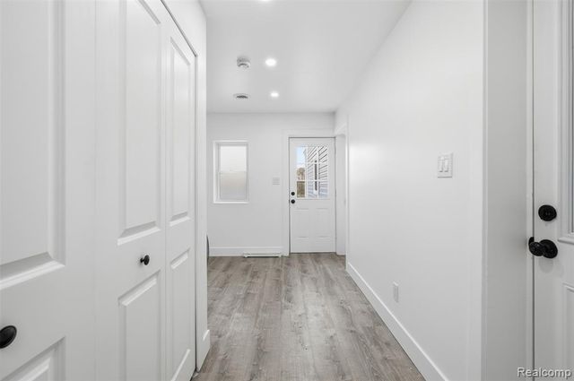 21912 E 10 Mile Road, Saint Clair Shores, MI 48080