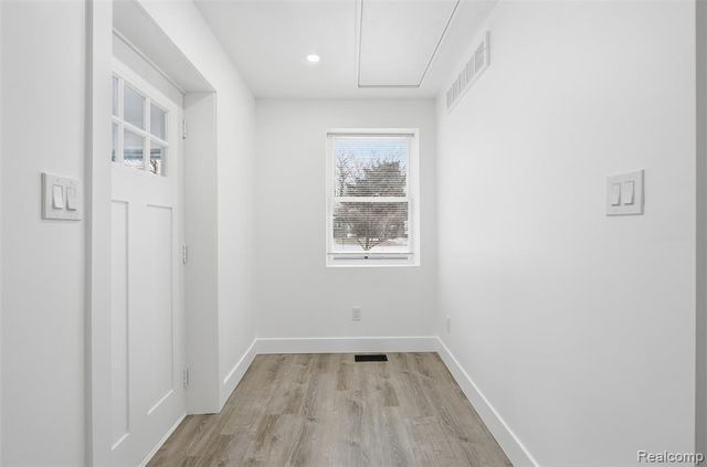 21912 E 10 Mile Road, Saint Clair Shores, MI 48080