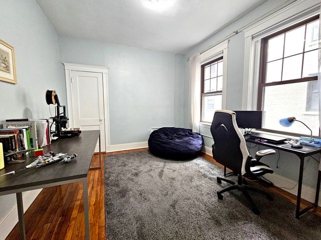 1564 Commonwealth Ave 5, Boston, MA 02135