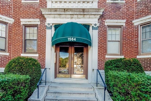1564 Commonwealth Ave 5, Boston, MA 02135