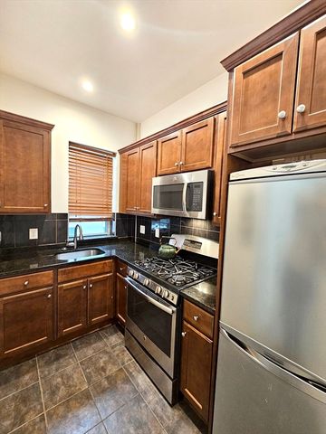 1564 Commonwealth Ave 5, Boston, MA 02135