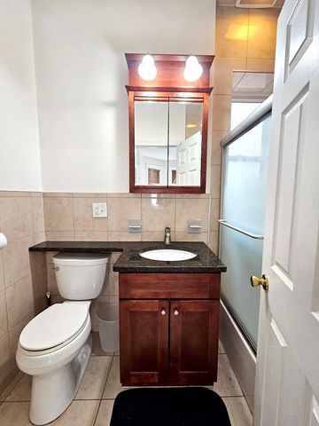 1564 Commonwealth Ave 5, Boston, MA 02135