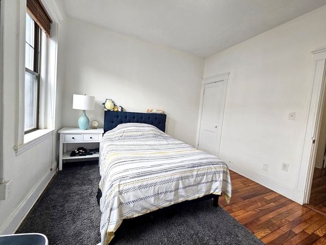 1564 Commonwealth Ave 5, Boston, MA 02135