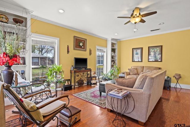 509 Kent Dr, Pittsburg, TX 75686