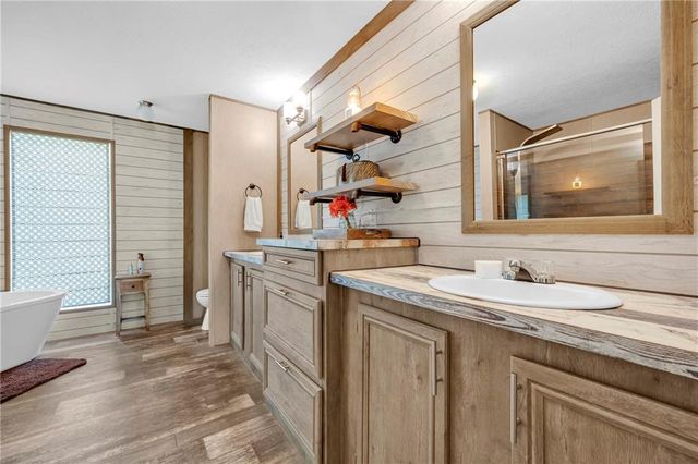 9618 Oak Farms S Drive, Irvington, AL 36544