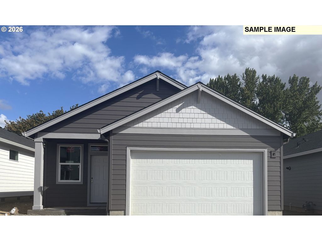 1574 N YOUNG St, Lafayette, OR 97127