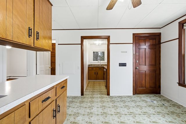 32 Fall River Ave 1, Seekonk, MA 02771