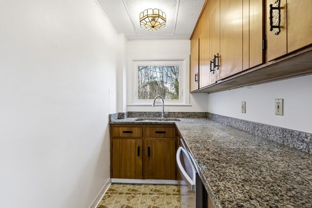 32 Fall River Ave 1, Seekonk, MA 02771