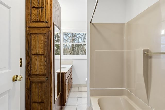 32 Fall River Ave 1, Seekonk, MA 02771