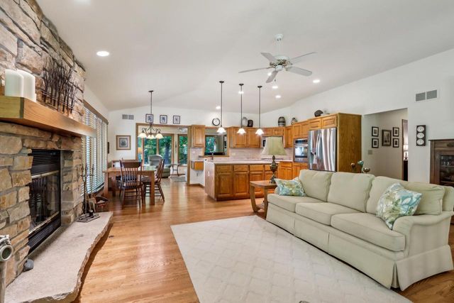 16625 Tanglewood DRIVE, Brookfield, WI 53005