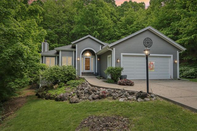 16625 Tanglewood DRIVE, Brookfield, WI 53005