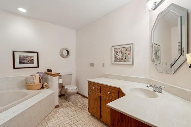 16625 Tanglewood DRIVE, Brookfield, WI 53005