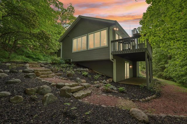 16625 Tanglewood DRIVE, Brookfield, WI 53005