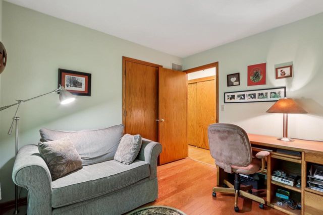 16625 Tanglewood DRIVE, Brookfield, WI 53005