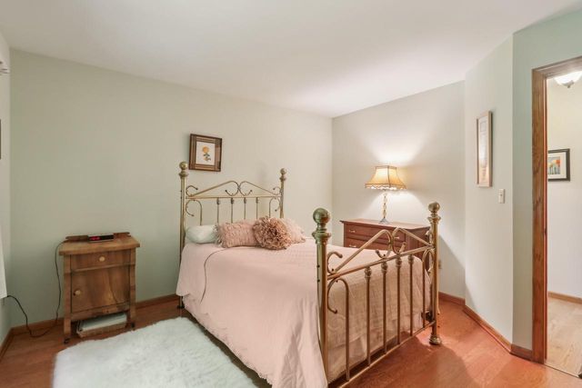 16625 Tanglewood DRIVE, Brookfield, WI 53005