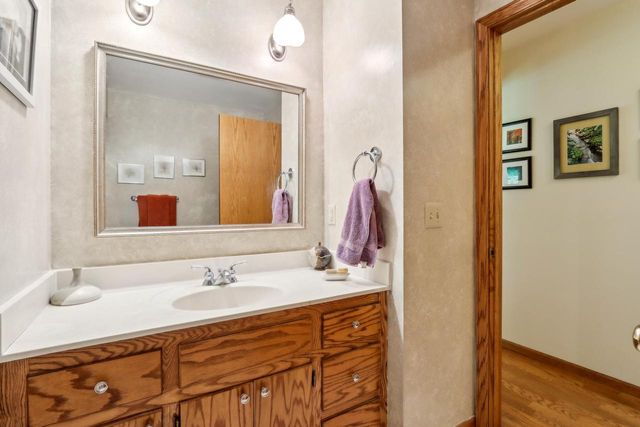 16625 Tanglewood DRIVE, Brookfield, WI 53005