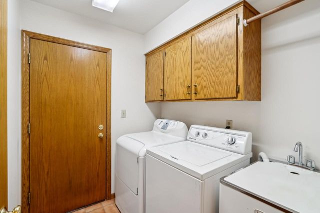 16625 Tanglewood DRIVE, Brookfield, WI 53005