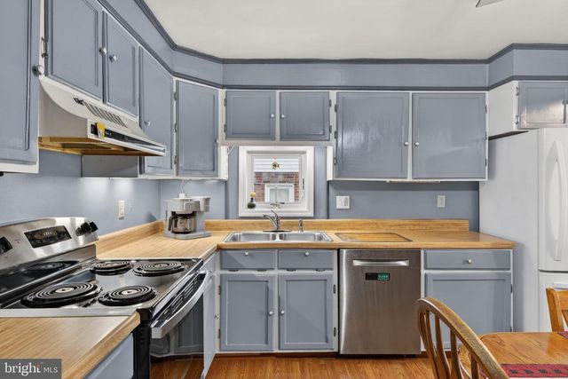 926 BROAD ST, Akron, PA 17501