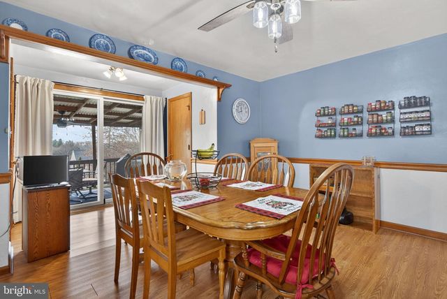 926 BROAD ST, Akron, PA 17501