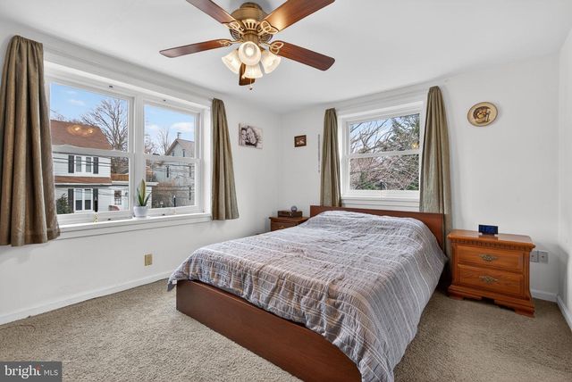 926 BROAD ST, Akron, PA 17501