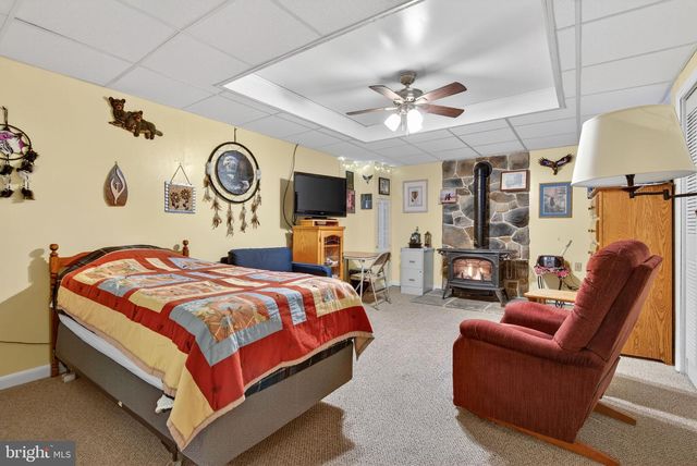 926 BROAD ST, Akron, PA 17501