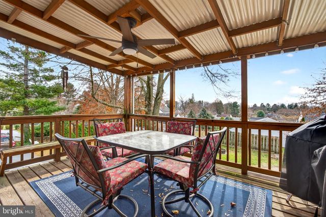 926 BROAD ST, Akron, PA 17501