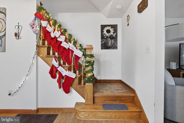 926 BROAD ST, Akron, PA 17501