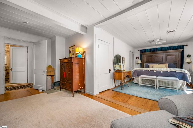 415 E Lakeshore Drive, Landrum, SC 29356