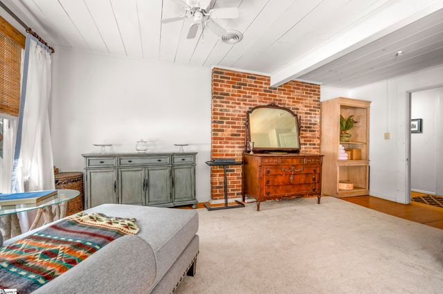 415 E Lakeshore Drive, Landrum, SC 29356