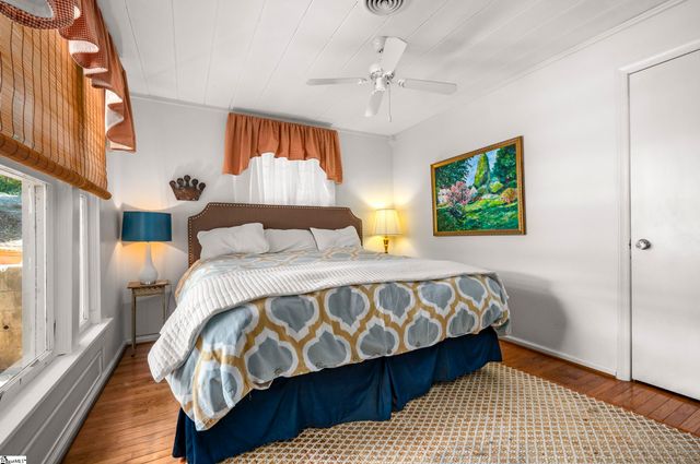 415 E Lakeshore Drive, Landrum, SC 29356