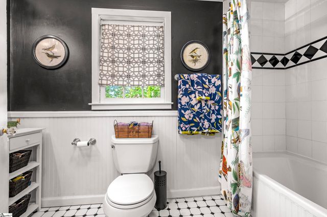 415 E Lakeshore Drive, Landrum, SC 29356