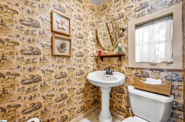 415 E Lakeshore Drive, Landrum, SC 29356