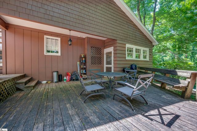 415 E Lakeshore Drive, Landrum, SC 29356