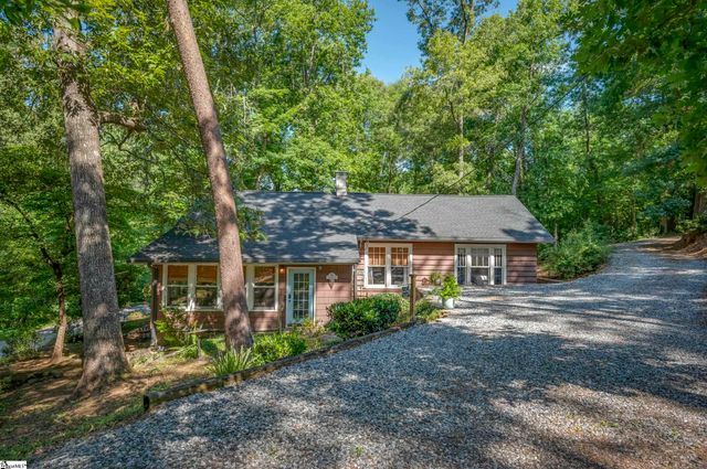 415 E Lakeshore Drive, Landrum, SC 29356