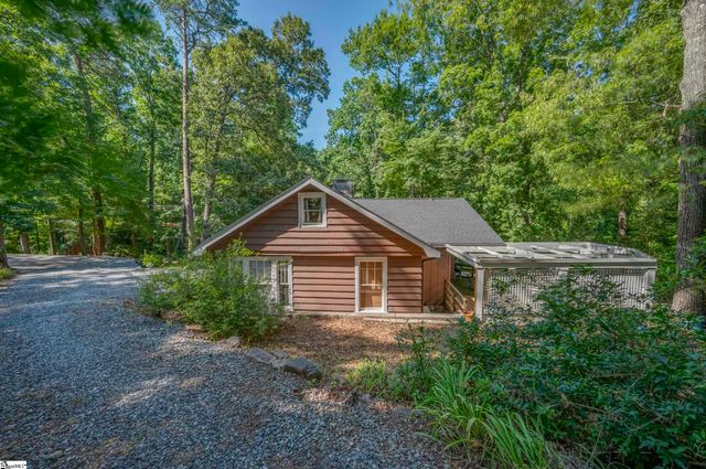 415 E Lakeshore Drive, Landrum, SC 29356