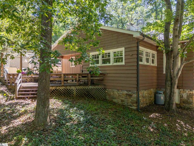 415 E Lakeshore Drive, Landrum, SC 29356