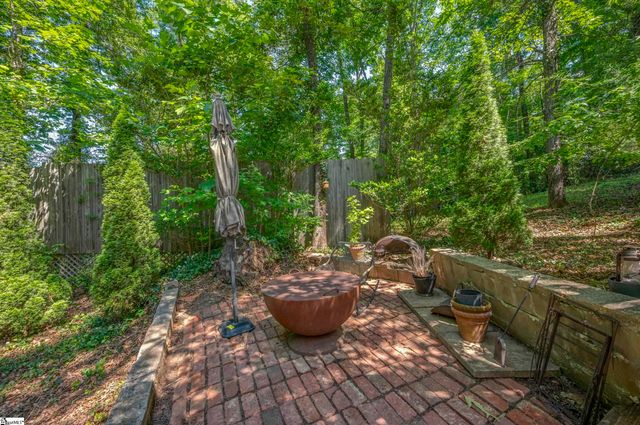 415 E Lakeshore Drive, Landrum, SC 29356