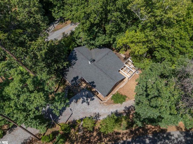 415 E Lakeshore Drive, Landrum, SC 29356