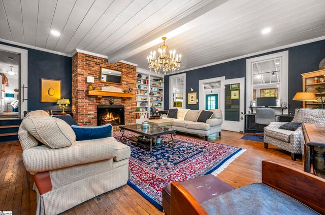 415 E Lakeshore Drive, Landrum, SC 29356
