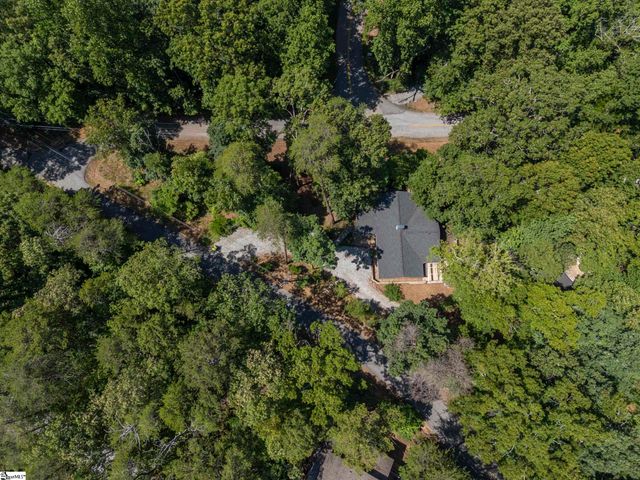 415 E Lakeshore Drive, Landrum, SC 29356
