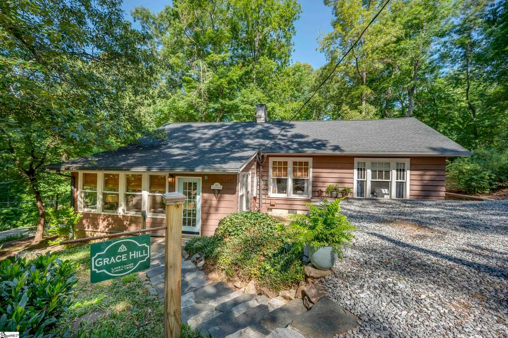 415 E Lakeshore Drive, Landrum, SC 29356