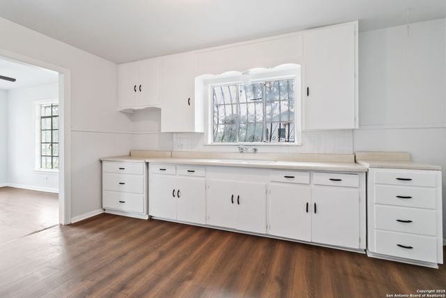 201 Monticello, San Antonio, TX 78223