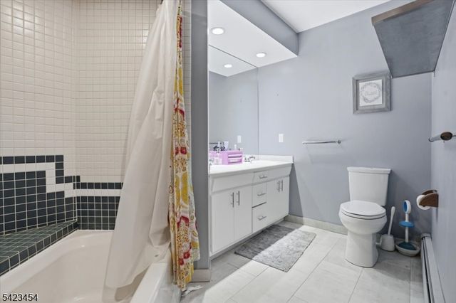 3 Hillbrook Lane, Holland Twp., NJ 08848