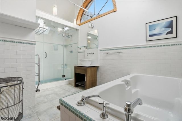 3 Hillbrook Lane, Holland Twp., NJ 08848