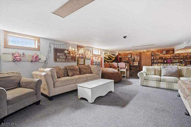 3 Hillbrook Lane, Holland Twp., NJ 08848