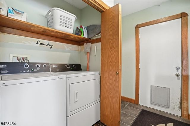 3 Hillbrook Lane, Holland Twp., NJ 08848