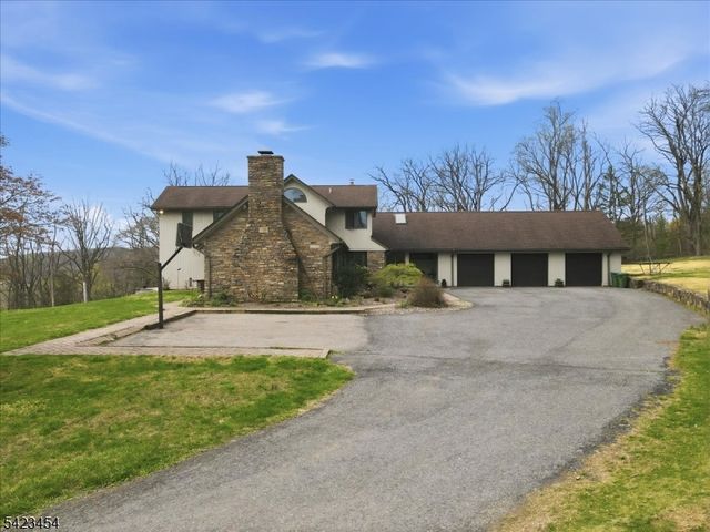 3 Hillbrook Lane, Holland Twp., NJ 08848